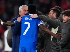 Imagem - Mourinho desconversa sobre racismo e detona comemoração de Vini Jr: 'Acabou com o jogo'