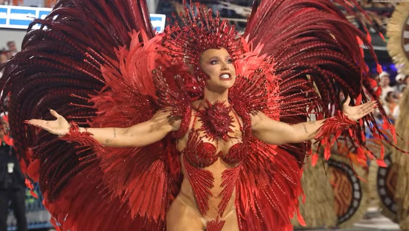 Imagem - Tapa-sexo descolando, vaias e costeiro abandonado: os perrengues de Virginia Fonseca em sua estreia caótica como rainha da Grande Rio