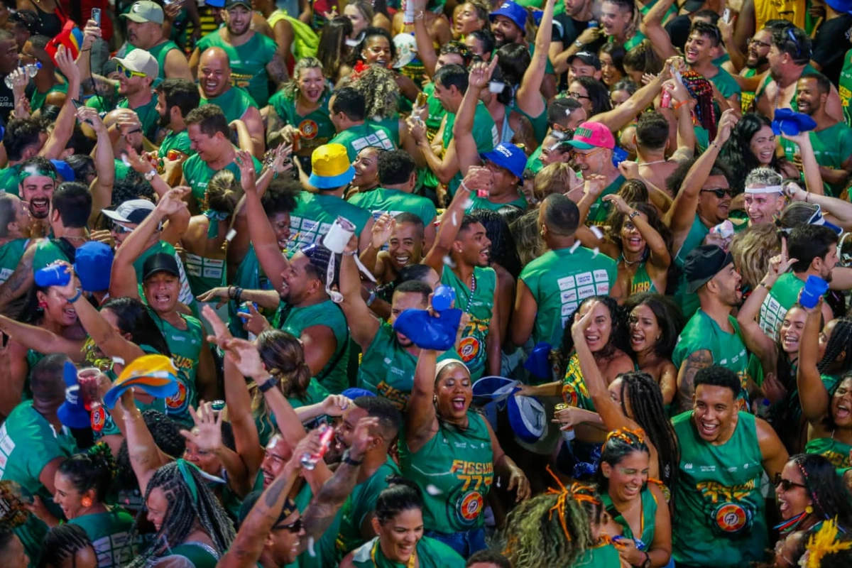 Carnaval no Campo Grande por Arisson Marinho