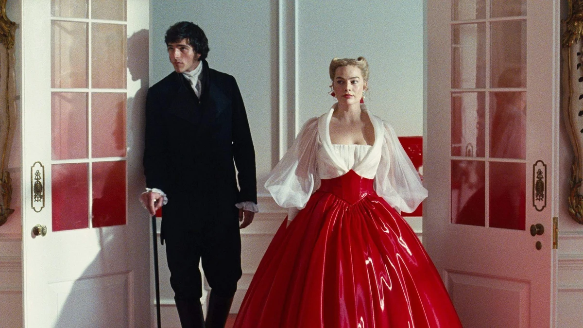 Jacob Elordi dá vida a Heathcliff e Margot Robbie interpreta Cathy Earnshaw no filme dirigido por Emerald Fennell