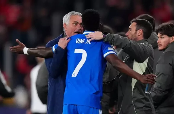 Mourinho e Vini Jr.