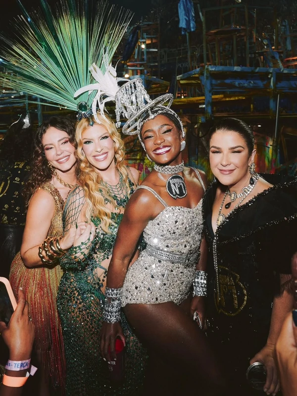 Paolla Oliveira, Lore Improta, Erika Januza e Ju Ferraz por Reprodução/Instagram @camaroten1