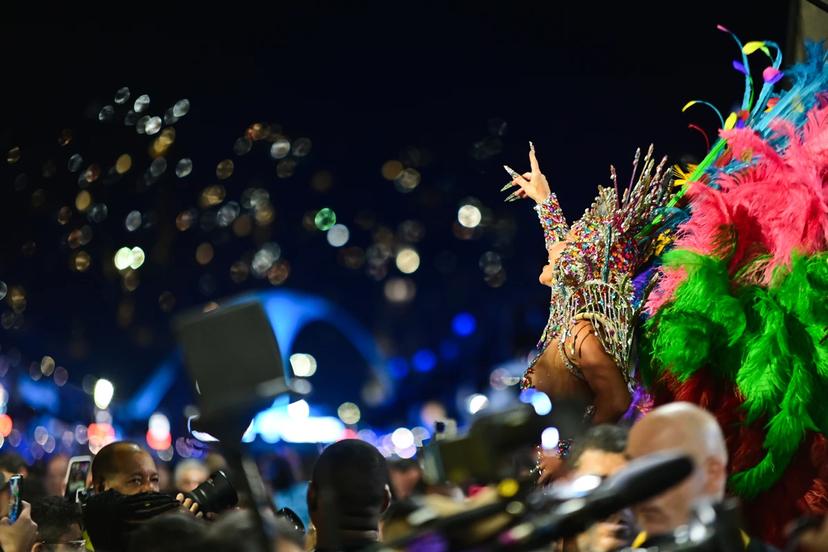 Sabrina Sato na Vila Isabel por Leo Franco / AgNews