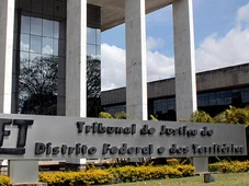 Imagem - Homem é condenado por praticar zoofilia contra cão e enviar vídeo em aplicativo de relacionamento