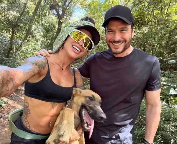 Aline Campos com o novo namorado, o deputado federal Fred Costa