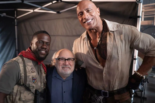 Atores nos bastidores de Jumanji