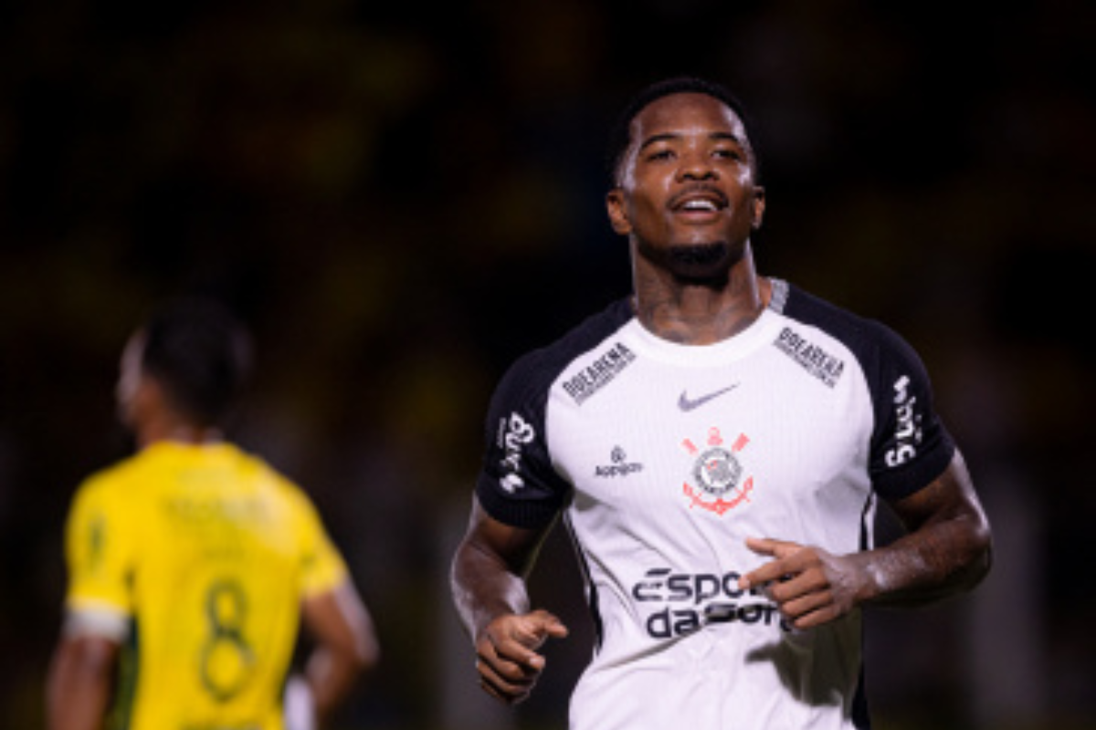 Cacá está próximo de se tornar o novo zagueiro do Vitória por Rodrigo Coca/Agência Corinthians