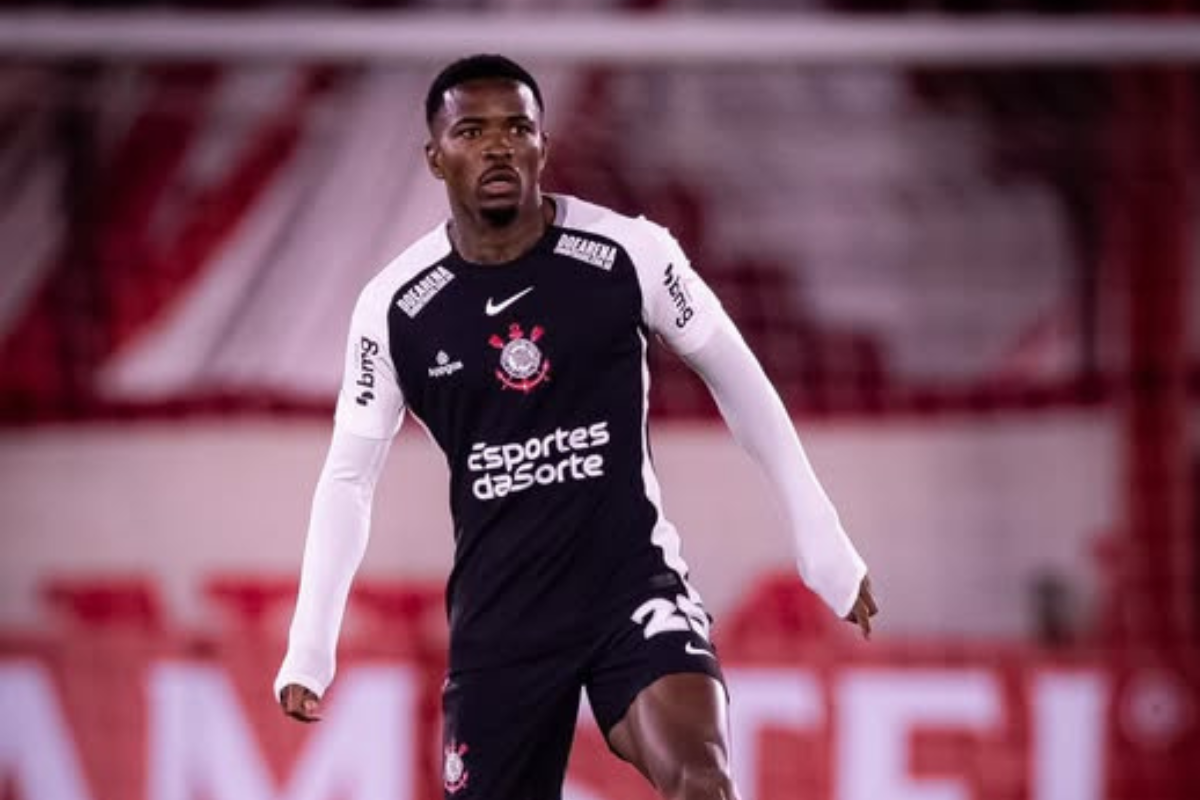 Cacá está próximo de se tornar o novo zagueiro do Vitória por Rodrigo Coca/Agência Corinthians