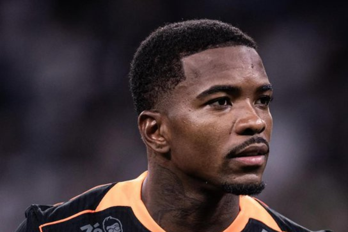 Cacá está próximo de se tornar o novo zagueiro do Vitória por Rodrigo Coca/Agência Corinthians