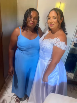 Noivo casa de bermusa, camiseta e tênis na Bahia por Reprodução