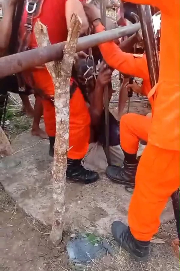 Resgate foi realizado pelo Corpo de Bombeiros por Divulgação