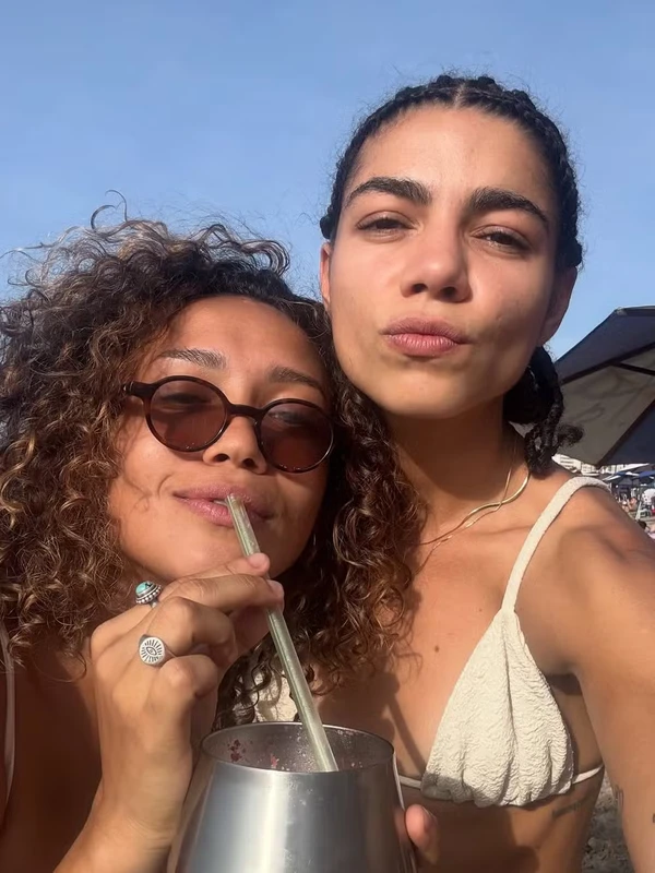 Samantha Jones e Lorena Lima por Reprodução