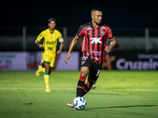 Imagem - Atacante rescinde com o Vitória após problema cardíaco, mas clube tenta reverter decisão