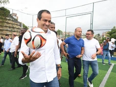 Imagem - Prefeitura inaugura o 95° campo de grama sintética de Salvador