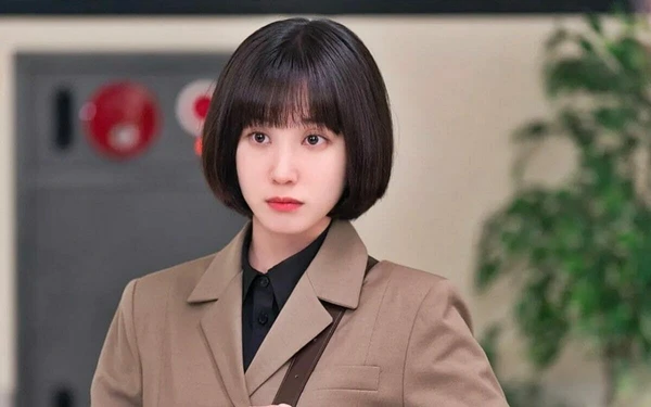 Park Eun-bin em Advogada Extraordinária por Reprodução/rede sociais
