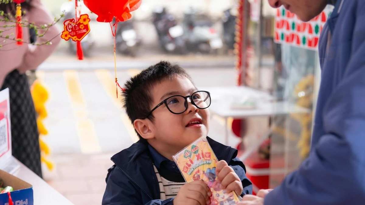 O uso do "hanbok" e jogos tradicionais como o "yutnori" completam a celebração por acervo pessoal e Canva