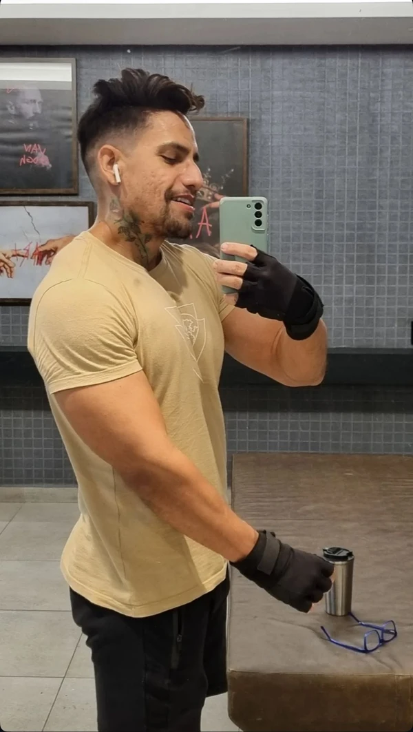 Arquiteto denunciou homofobia nas redes sociais por Reprodução