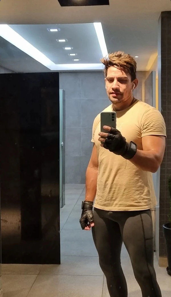 Arquiteto denunciou homofobia nas redes sociais por Reprodução