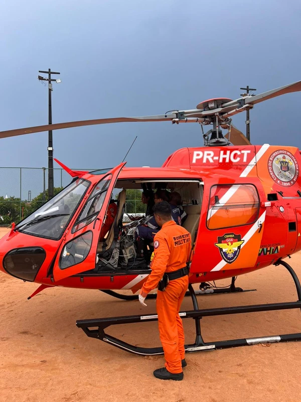 Bombeiros usam helicóptero para salvar homem infartado na Ilha de Itaparica por Reprodução