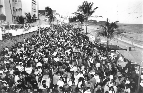 Carnaval na Barra 1993 por Shirley Stolze - Arquivo Correio