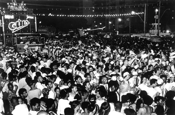 Carnaval na Barra - 1995 por Edson Ruiz - Arquivo Correio 