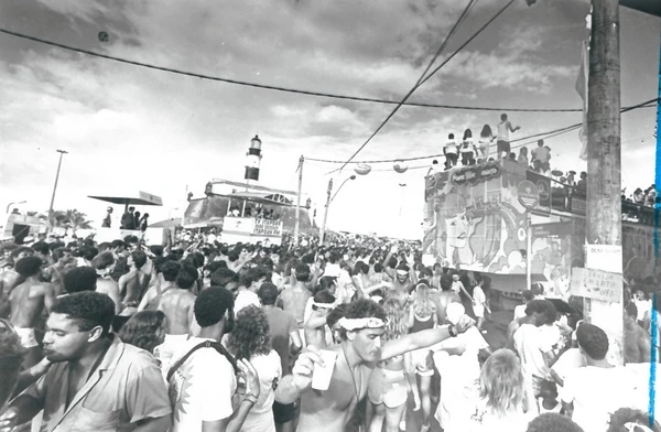 Carnaval na Barra 1989 por Luiz Hermano - Arquivo Correio