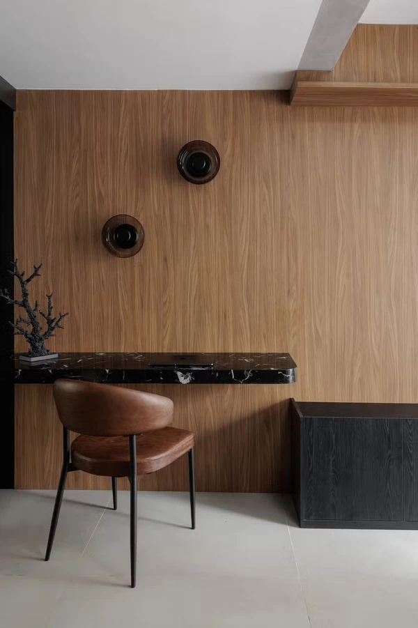 Com piscina na cobertura e décor brutalista, o tríplex de Igor Cosso e Heron Leal chama atenção em Ipanema por Gustavo Bresciani/Divulgação