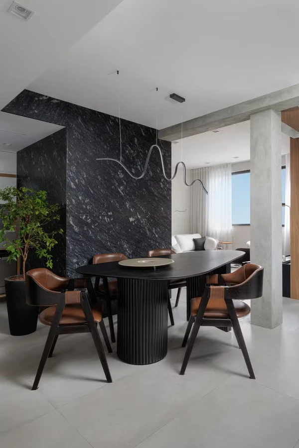 Com piscina na cobertura e décor brutalista, o tríplex de Igor Cosso e Heron Leal chama atenção em Ipanema por Gustavo Bresciani/Divulgação