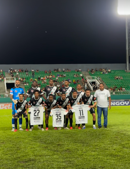 Homenagem a jogadores presos por Reprodução
