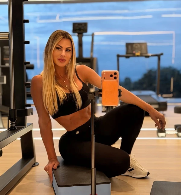 Mariana Polastreli, esposa de Eduardo Costa por Reprodução/Instagram