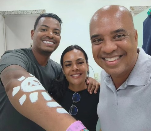 O dentista Erival Santana salvou o sorriso dos foliões