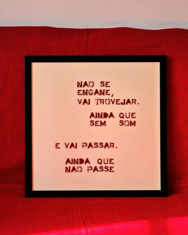 Tiago West e suas obras por Reprodução/ Redes sociais