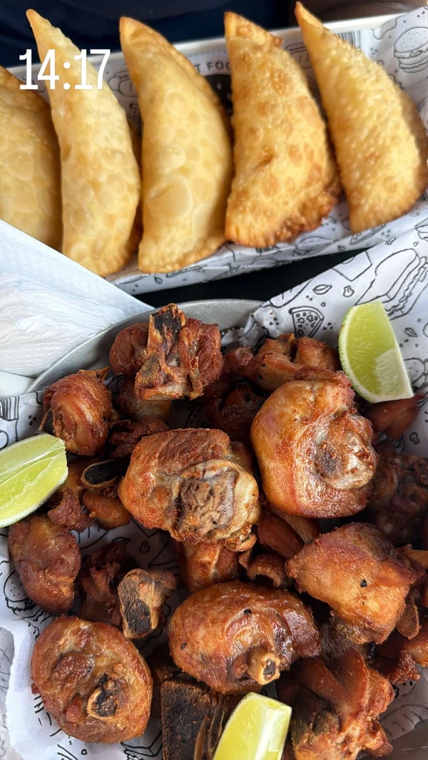 Virginia Fonseca curte dia de praia com os filhos e amigos no Rio de Janeiro por Reprodução/Instagram