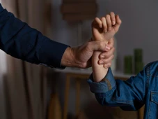 Imagem - 'Núcleo familiar' e 'costume da cidade': o que o TJ alegou para absolver homem acusado de estuprar menina de 12 anos em MG