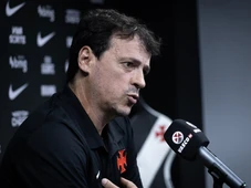 Imagem - Vasco demite Fernando Diniz após derrota no clássico e confirma interino no comando