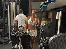 Imagem - Ivete Sangalo exibe ‘tanquinho’ em selfie na academia