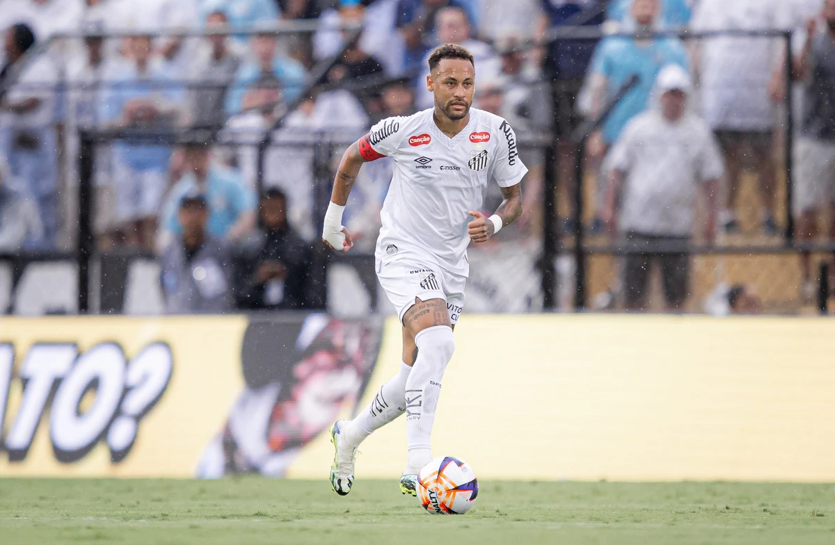 Neymar em ação pelo Peixe