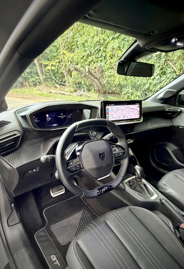 A versão GT tem acabamento esportivo e central multimídia com 10,3 polegadas por Antônio Meira Jr.