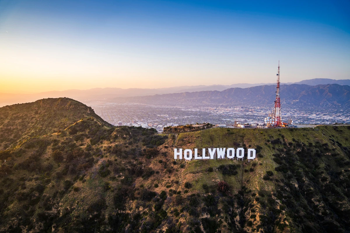 O Hollywood Sign, um dos letreiros mais famosos do mundo por David H Collier/ Visit California