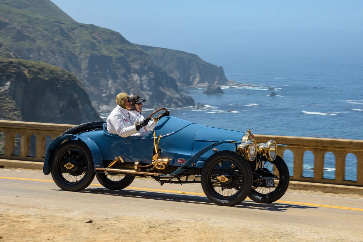 Pebble Beach, próximo a Carmel e Monterey, sedia um famoso concurso de veículos clássicos por Kimball Studios/ Visit California