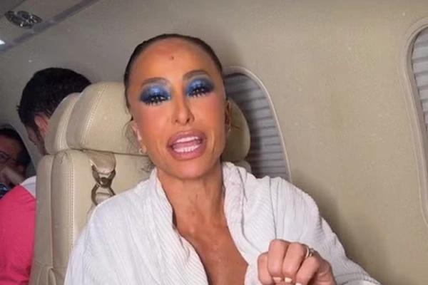 Sabrina Sato se atrasa e perde desfile de escola de samba: 'Não acredito que não cheguei'