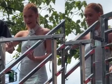 Imagem - Bêbada? Marina Ruy Barbosa se pronuncia após flagra em que aparece se desequilibrando em trio elétrico