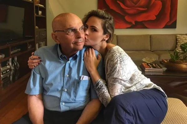 Ana Paula Renault ao lado do pai, Gerardo Renault por Reprodução