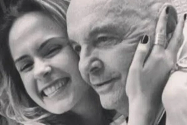 Ana Paula Renault ao lado do pai, Gerardo Renault por Reprodução