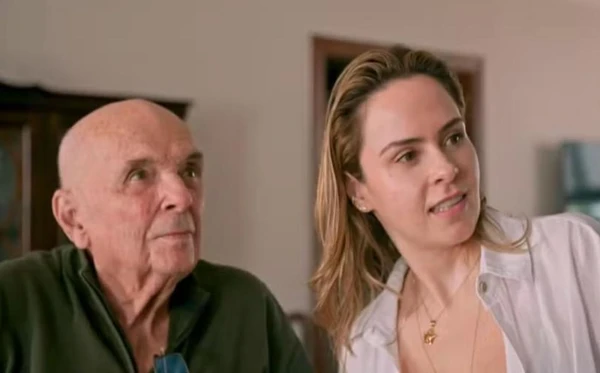 Ana Paula Renault ao lado do pai, Gerardo Renault