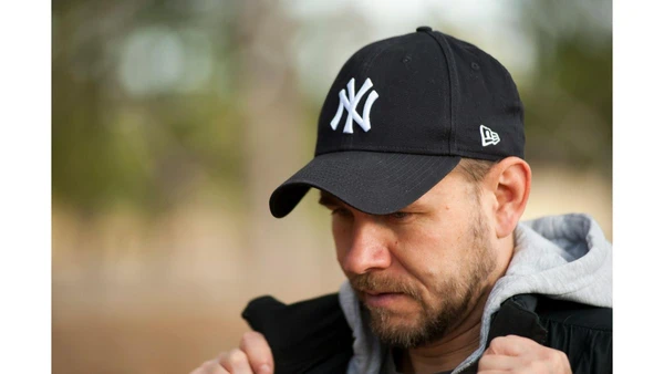 Pode votar de boné? Entenda as regras da eleição sobre vestimenta e o que pode impedir o acesso à urna por  Pexels | Freestockpro