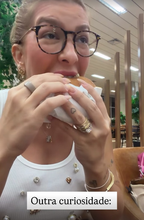 Lore Improta e o Big Mac por Reprodução/Instagram