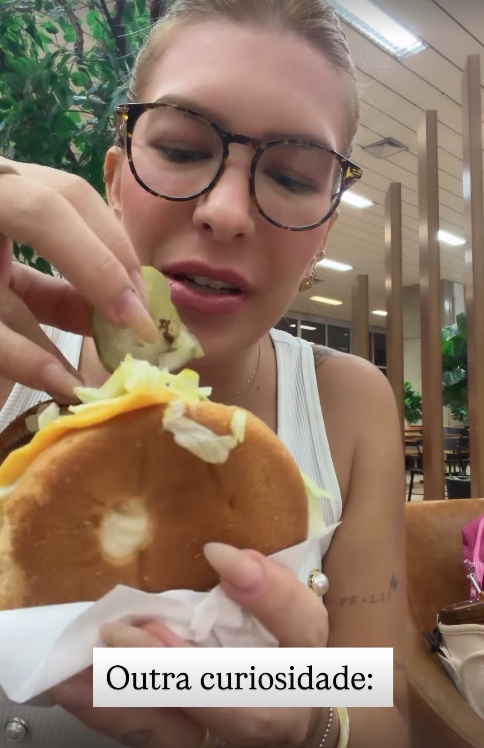 Lore Improta e o Big Mac por Reprodução/Instagram