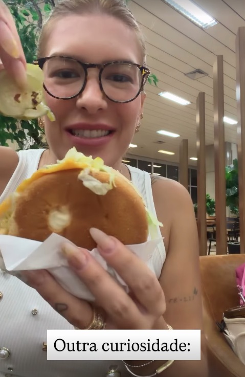 Lore Improta e o Big Mac por Reprodução/Instagram