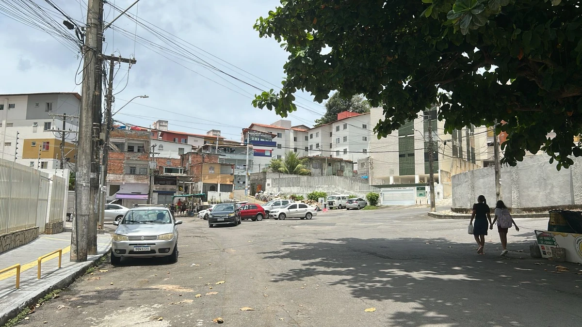 Tiroteio: moradores vivem momentos de tensão no Costa Azul por Bruno Wendel/CORREIO